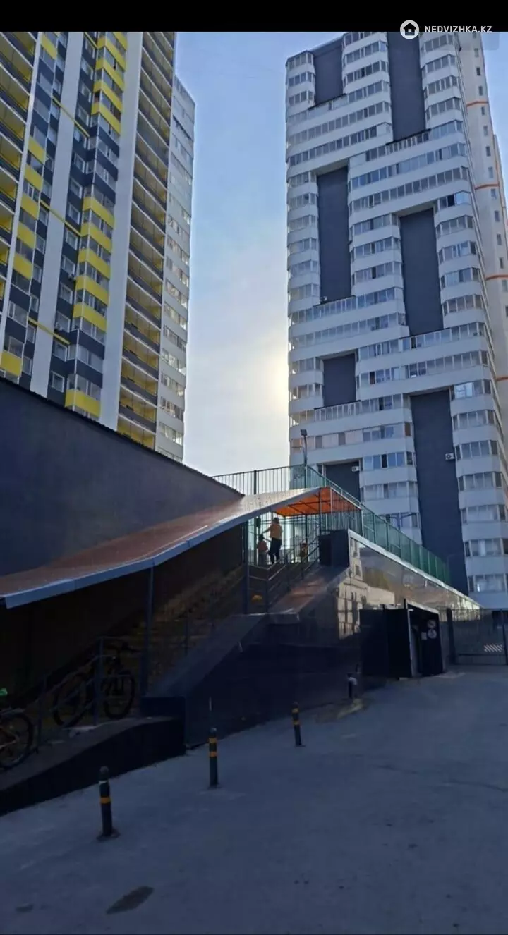 3-комнатная квартира, этаж 4 из 25, 120 м², фотография 3