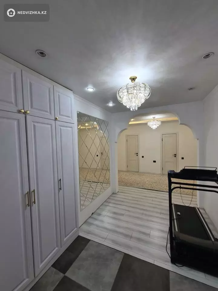 3-комнатная квартира, этаж 4 из 25, 120 м², фотография 2