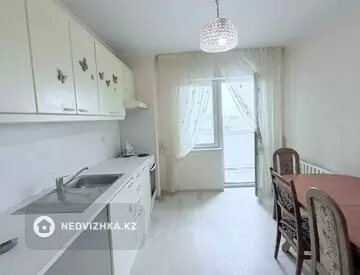 3-комнатная квартира, этаж 20 из 25, 90 м², миниатюра 4
