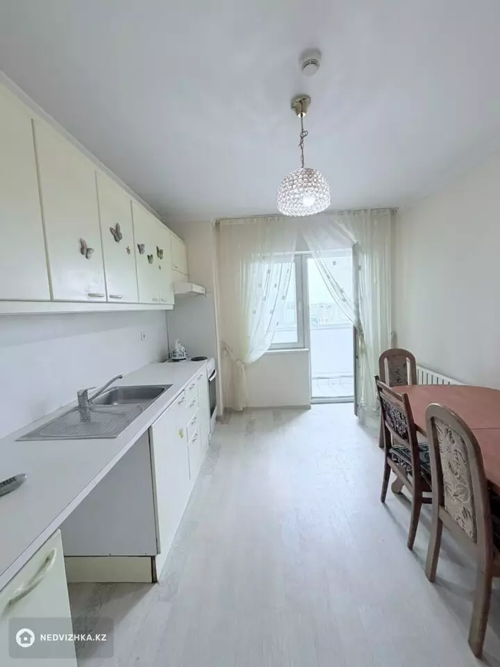 3-комнатная квартира, этаж 20 из 25, 90 м², фотография 4