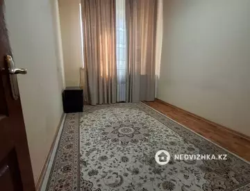 4-комнатная квартира, этаж 2 из 5, 82 м²