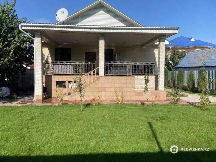 7-комнатный дом, 9 соток, 332 м², фотография 2