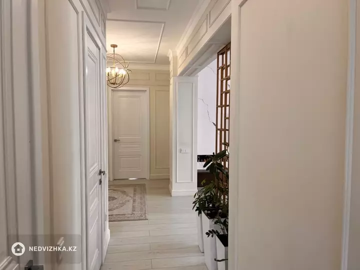 4-комнатная квартира, этаж 2 из 3, 117 м², фотография 5