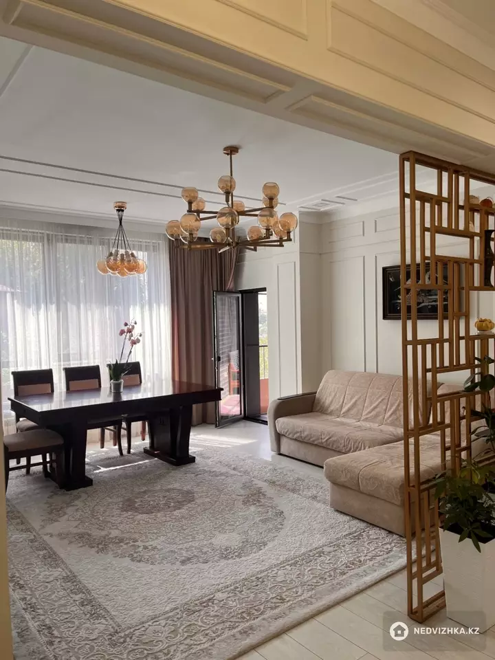 4-комнатная квартира, этаж 2 из 3, 117 м², фотография 4