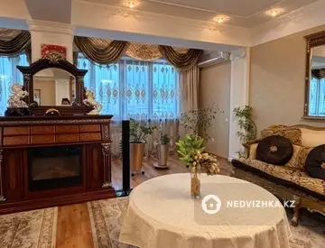 6-комнатная квартира, этаж 9 из 10, 263 м²