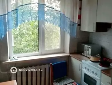 3-комнатная квартира, этаж 4 из 5, 62 м², миниатюра 3