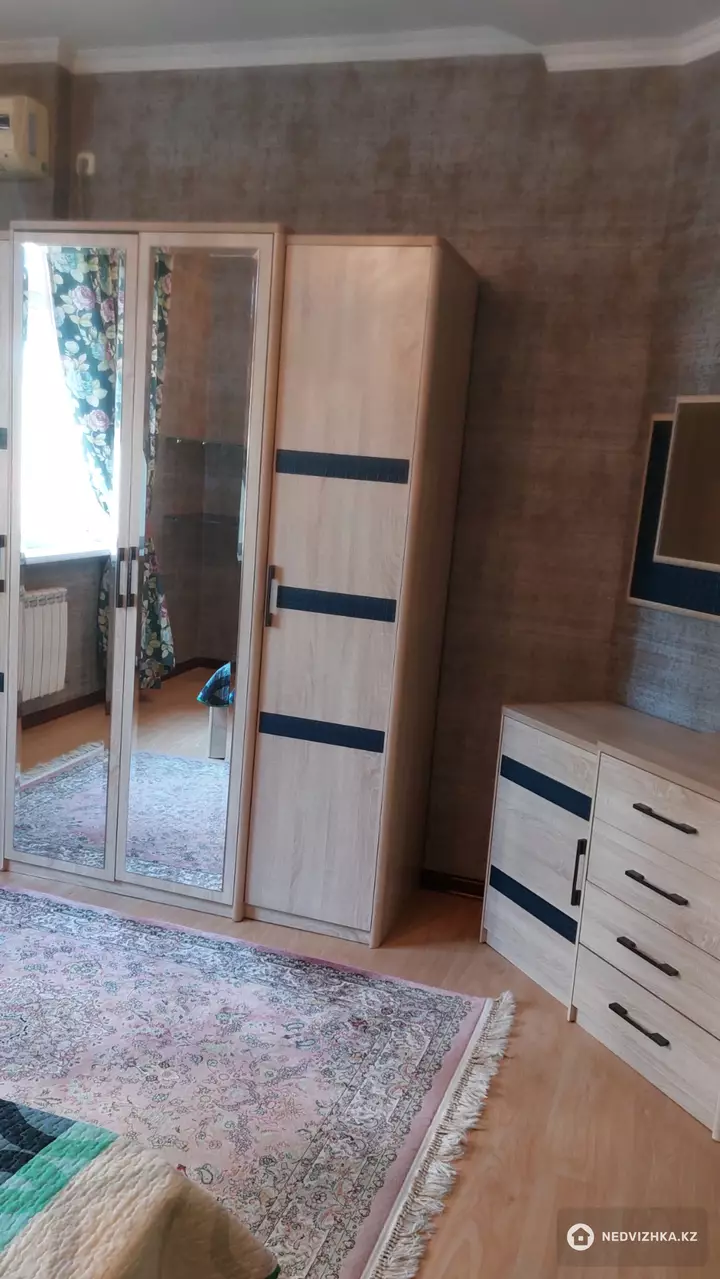 3-комнатная квартира, этаж 3 из 10, 130 м², фотография 4