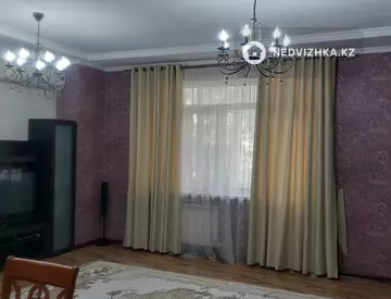 3-комнатная квартира, этаж 3 из 10, 130 м², На длительный срок