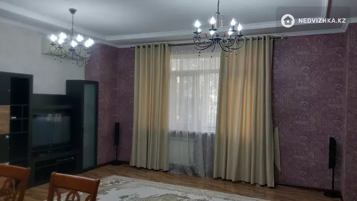 3-комнатная квартира, этаж 3 из 10, 130 м², На длительный срок, фотография 4