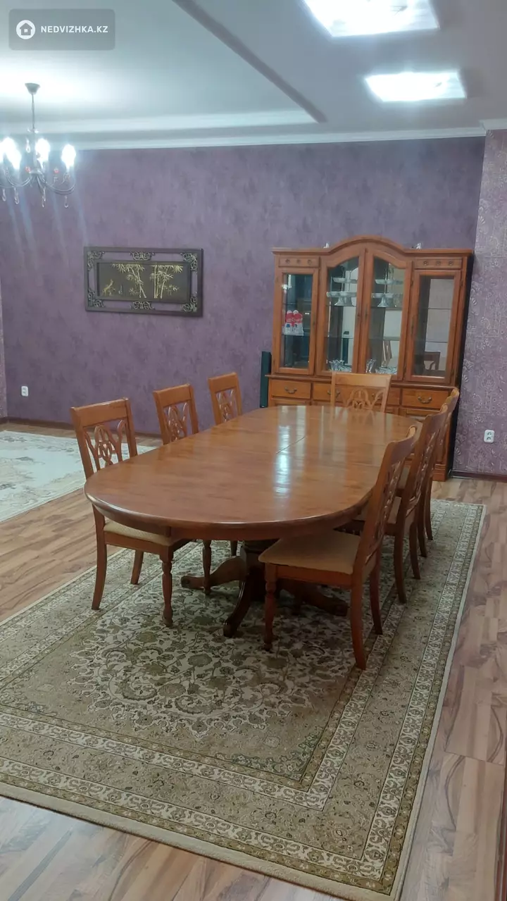 3-комнатная квартира, этаж 3 из 10, 130 м², На длительный срок, фотография 5