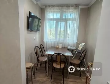 2-комнатная квартира, этаж 2 из 5, 54 м², миниатюра 1
