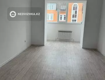 2-комнатная квартира, этаж 4 из 5, 60 м², На длительный срок