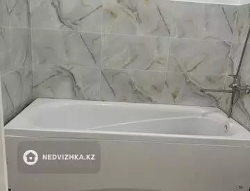 2-комнатная квартира, этаж 4 из 5, 60 м², На длительный срок
