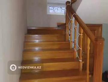 6-бөлмелі үй, 7 соттық, 300 м², 4-нобай