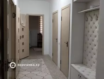 3-комнатная квартира, этаж 3 из 5, 70 м², миниатюра 2