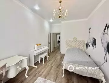 3-комнатная квартира, этаж 4 из 9, 100 м², миниатюра 6