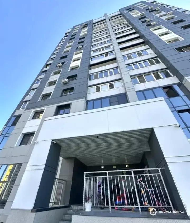 2-комнатная квартира, этаж 14 из 16, 62 м², фотография 3