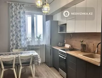 2-комнатная квартира, этаж 14 из 16, 62 м², миниатюра 7