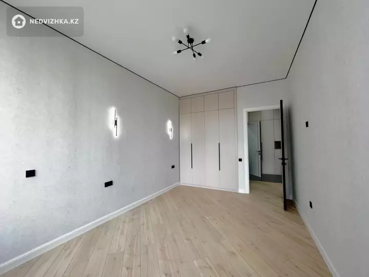 2-комнатная квартира, этаж 8 из 18, 48 м², фотография 4