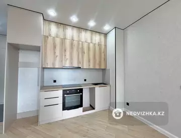 2-комнатная квартира, этаж 8 из 18, 48 м², миниатюра 6