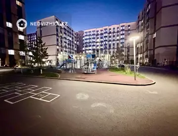 2-комнатная квартира, этаж 3 из 9, 40 м², миниатюра 2