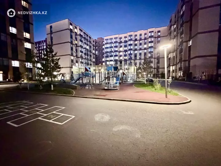 2-комнатная квартира, этаж 3 из 9, 40 м², фотография 2