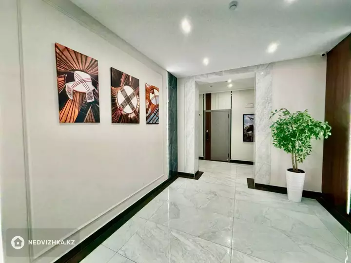 2-комнатная квартира, этаж 3 из 9, 40 м², фотография 3