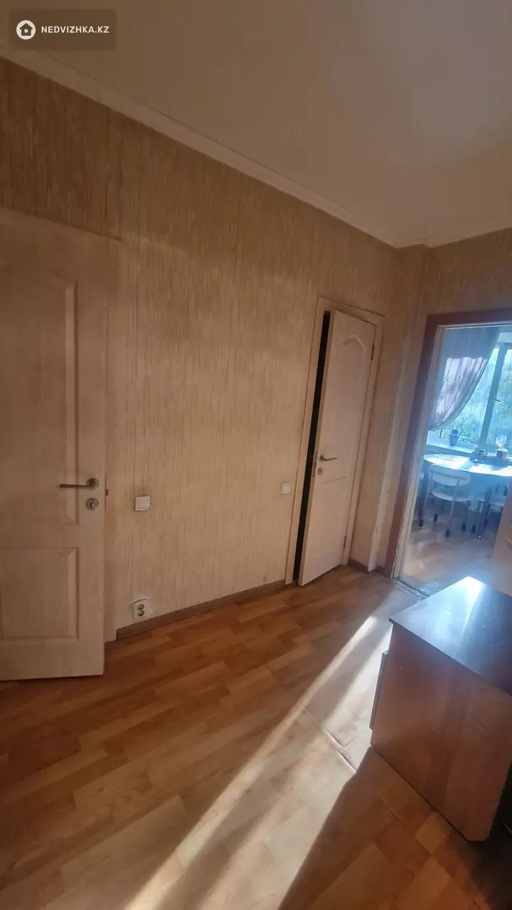 2-комнатная квартира, этаж 2 из 5, 62 м², фотография 5