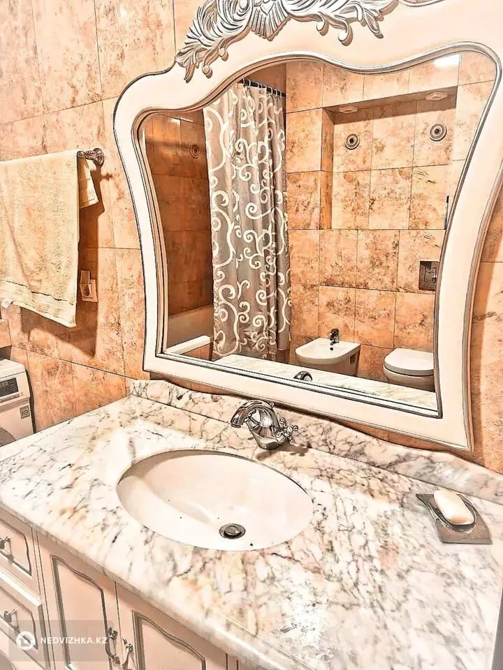 2-комнатная квартира, этаж 9 из 15, 93 м², фотография 2