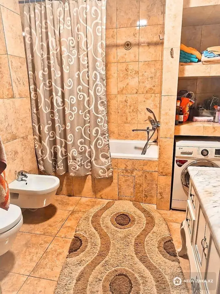 2-комнатная квартира, этаж 9 из 15, 93 м², фотография 3