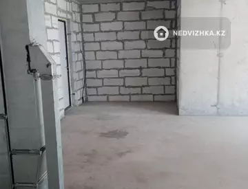 2-комнатная квартира, этаж 5 из 12, 62 м², миниатюра 3