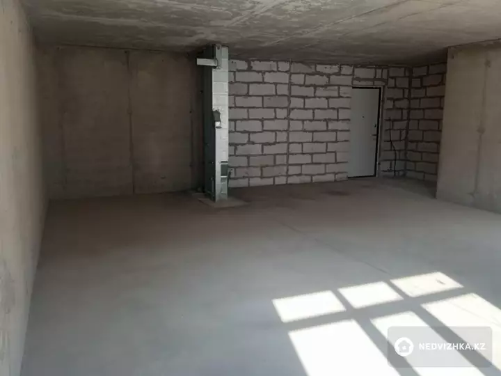 2-комнатная квартира, этаж 5 из 12, 62 м², фотография 4
