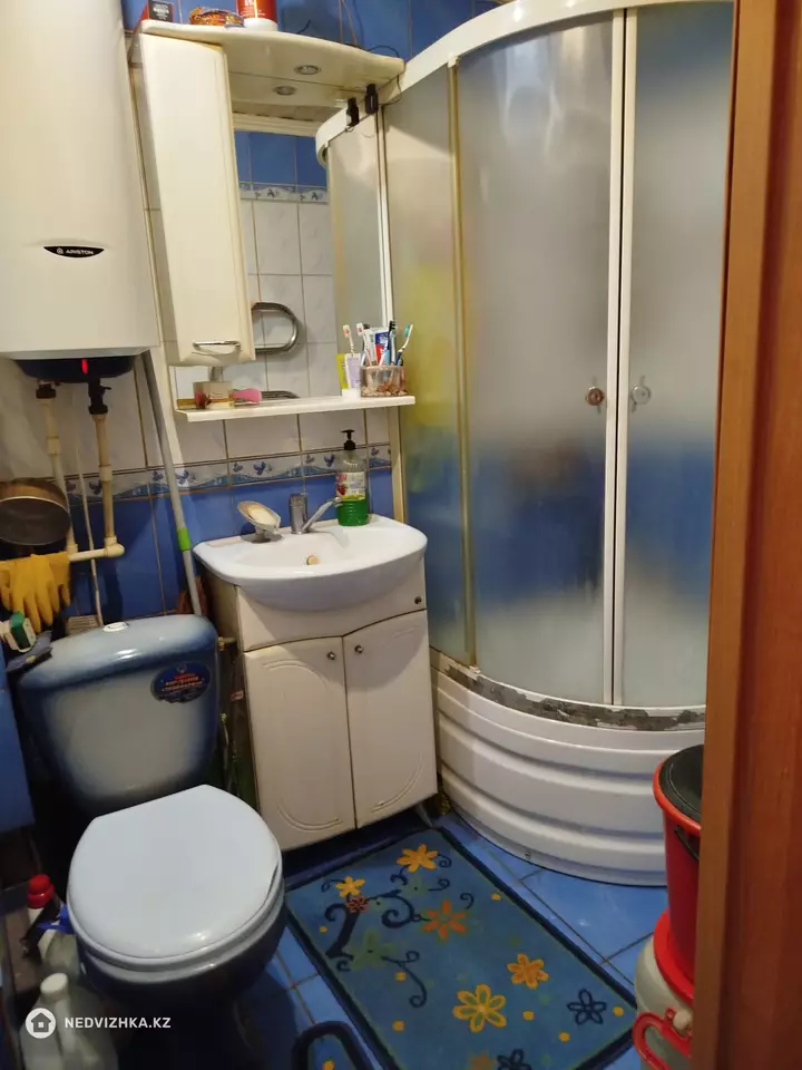 3-комнатная квартира, этаж 4 из 5, 63 м², фотография 4