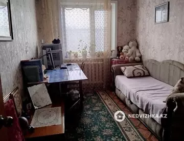 3-комнатная квартира, этаж 4 из 5, 63 м², миниатюра 9