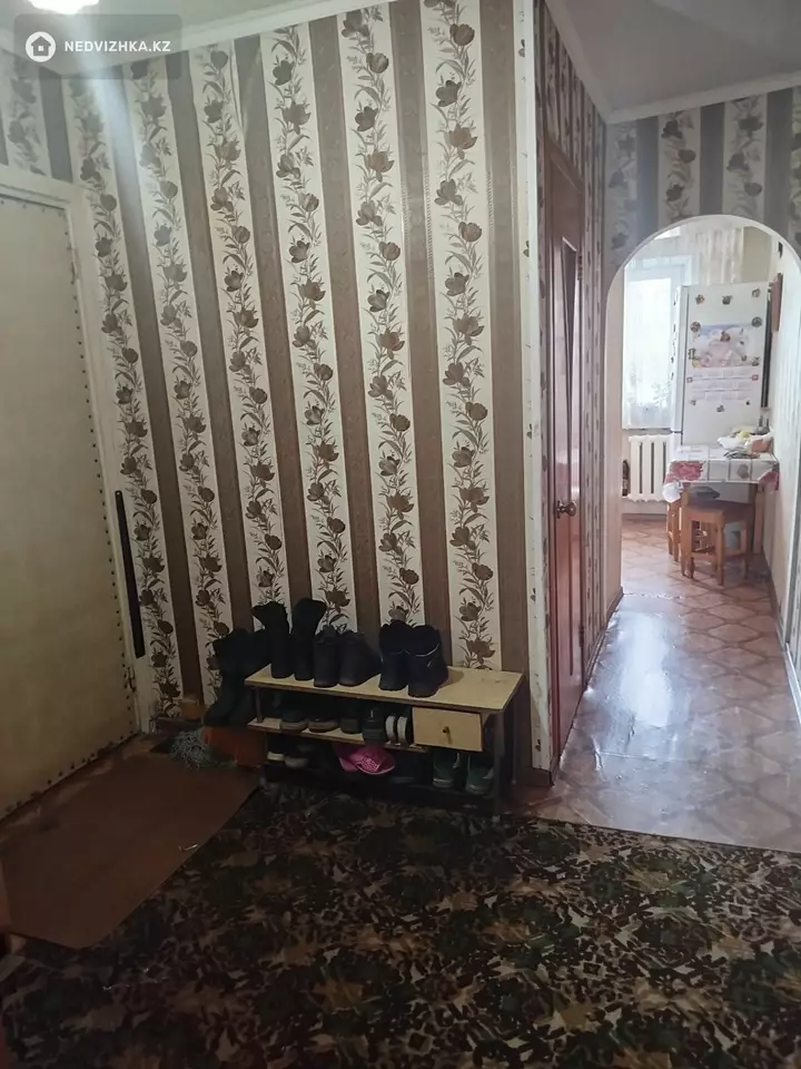 3-комнатная квартира, этаж 4 из 5, 63 м², фотография 2
