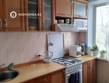 3-комнатная квартира, этаж 4 из 5, 63 м², миниатюра 6