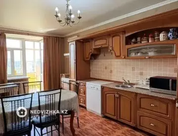 4-комнатная квартира, этаж 12 из 12, 150 м²