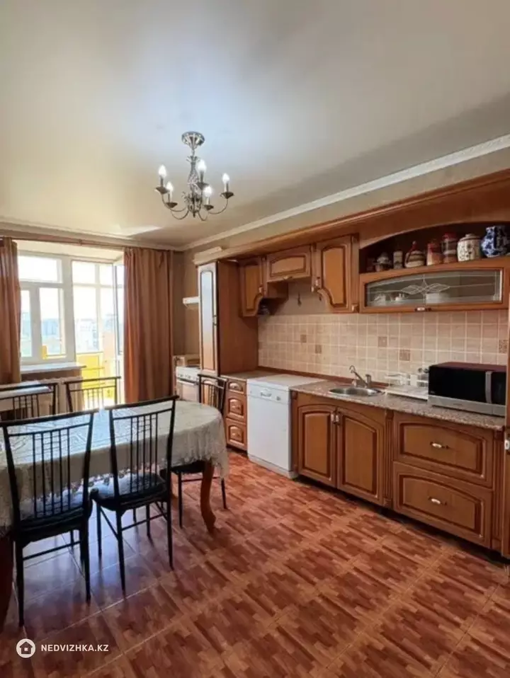 4-комнатная квартира, этаж 12 из 12, 150 м², фотография 2