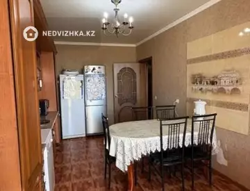4-комнатная квартира, этаж 12 из 12, 150 м²