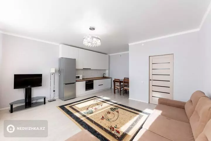 3-комнатная квартира, этаж 9 из 10, 77 м², фотография 3