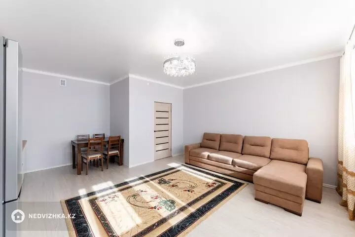 3-комнатная квартира, этаж 9 из 10, 77 м², фотография 4