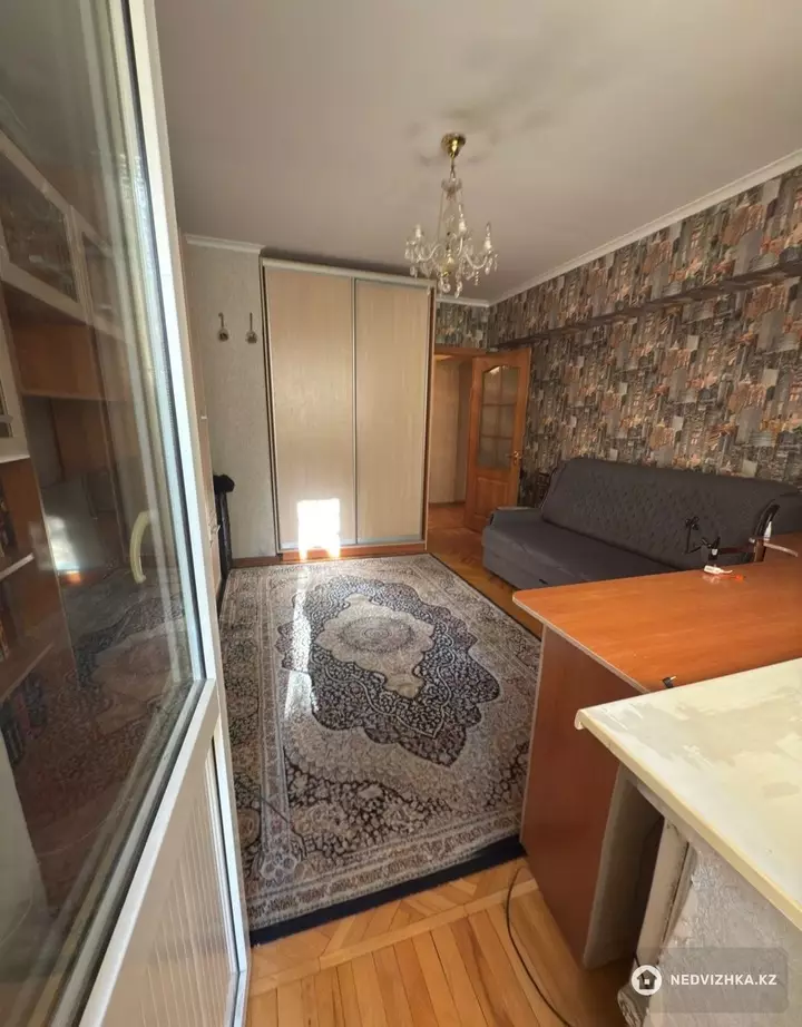 2-комнатная квартира, этаж 2 из 5, 63 м², фотография 3