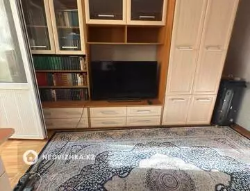 2-комнатная квартира, этаж 2 из 5, 63 м², миниатюра 4