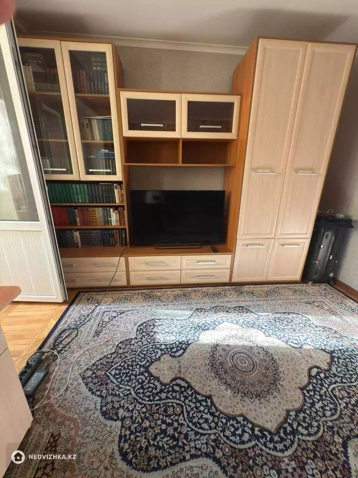 2-комнатная квартира, этаж 2 из 5, 63 м², фотография 4
