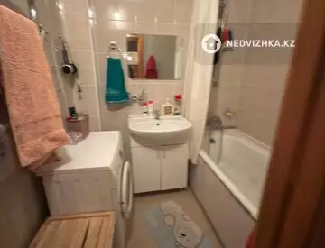 2-комнатная квартира, этаж 2 из 5, 63 м², миниатюра 12