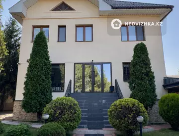 7-комнатный дом, 7.4 соток, 337 м²