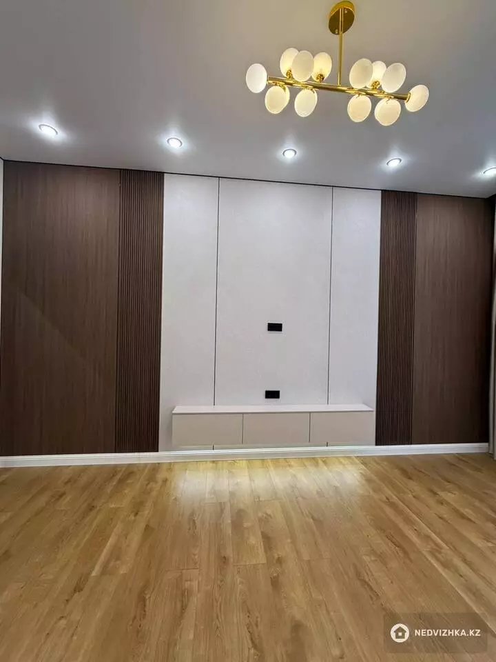 2-комнатная квартира, этаж 8 из 12, 66 м²
