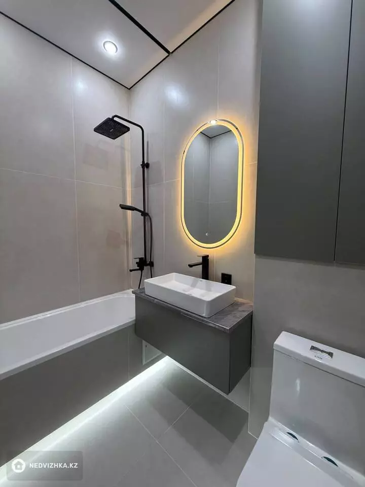 2-комнатная квартира, этаж 8 из 12, 66 м², фотография 3
