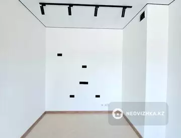 3-комнатная квартира, этаж 7 из 13, 55 м², миниатюра 2