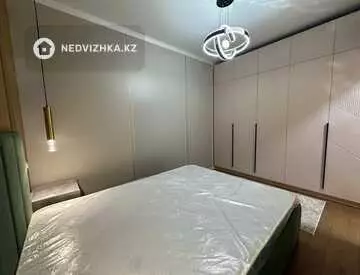 3-комнатная квартира, этаж 8 из 18, 53 м², миниатюра 2
